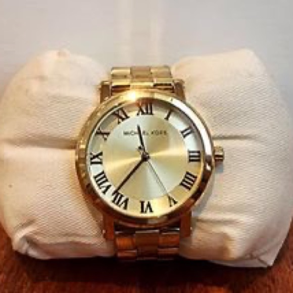 Gold Michael Kors watch - Picture 1 of 1